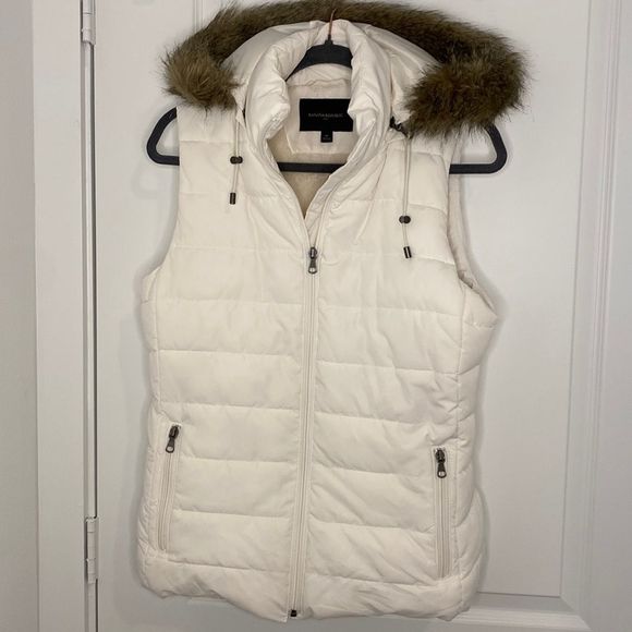 Banana Republic Jackets & Blazers - BR Hooded puffer vest